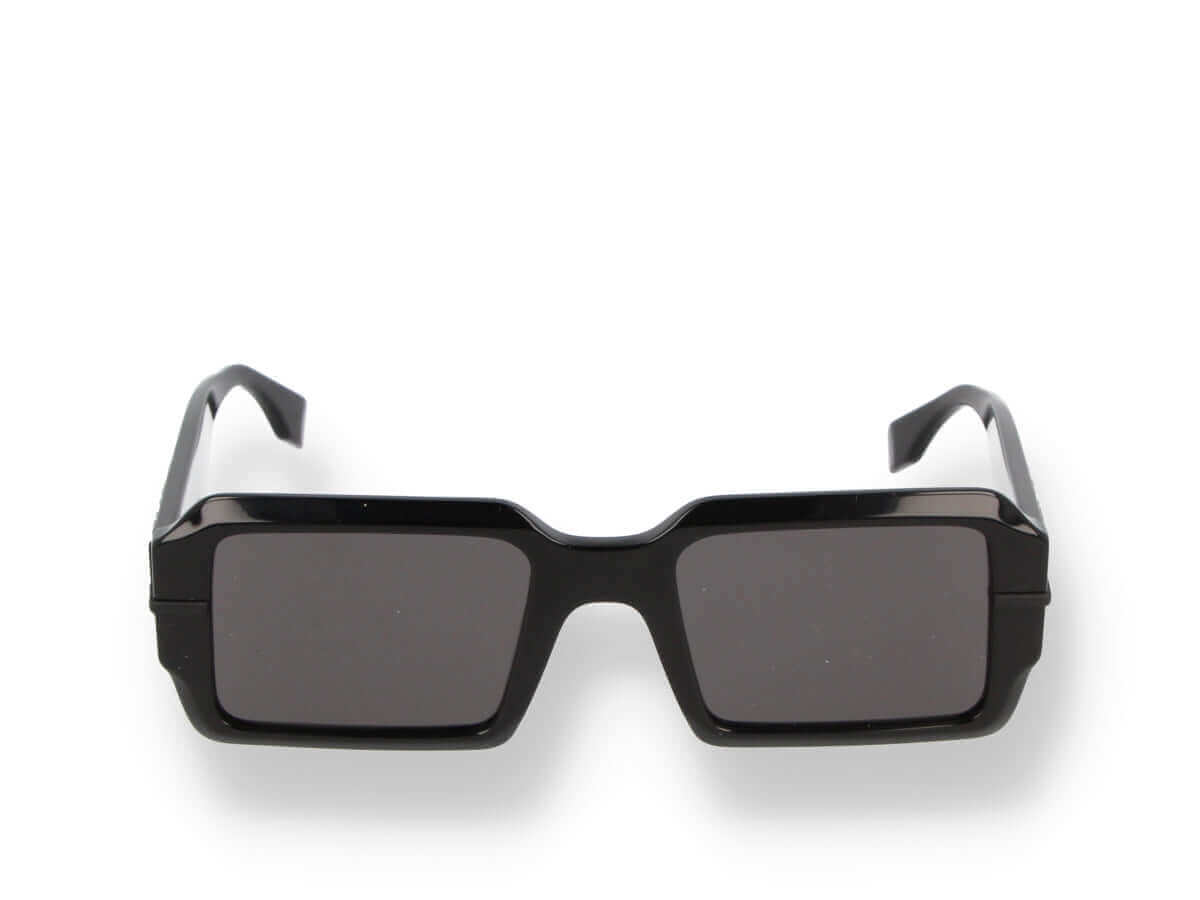 Sunglasses FENDI FE40073U 01A 52-21 Black in stock, Price 244,58 €